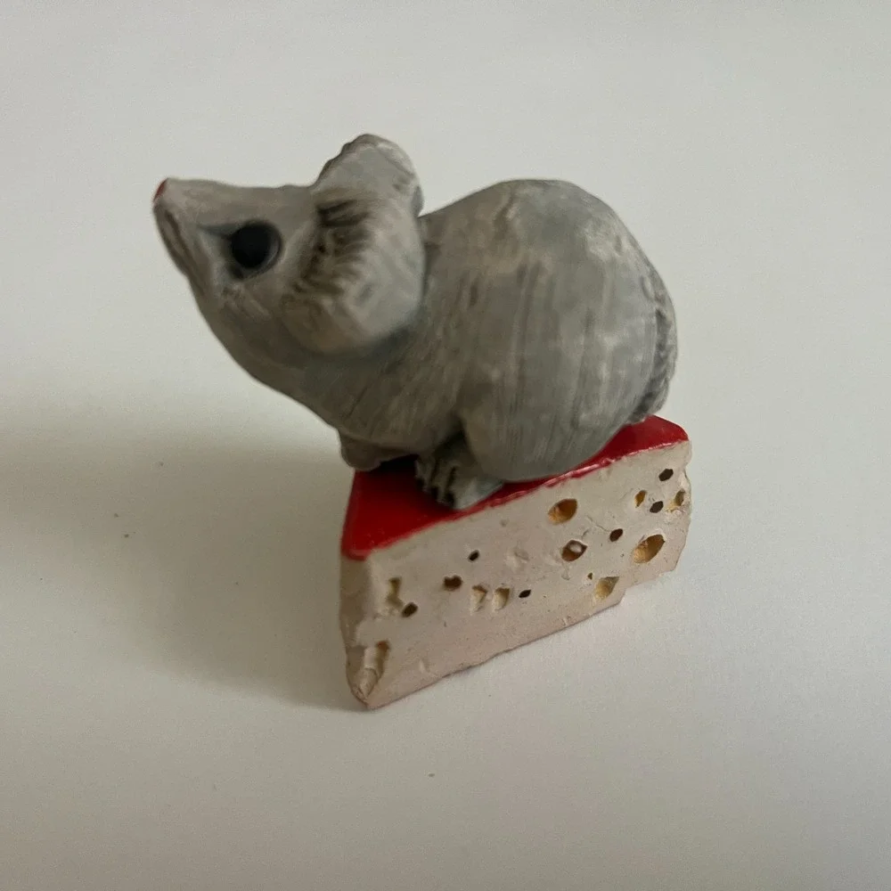 Vintage Mouse Cheese Wedge Resin Figurine Grey‎ Mouse Marked Miniature Decor
